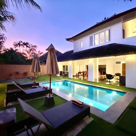 Villa Julia | Heart Of Seminyak | 350M Beach Екстериор снимка